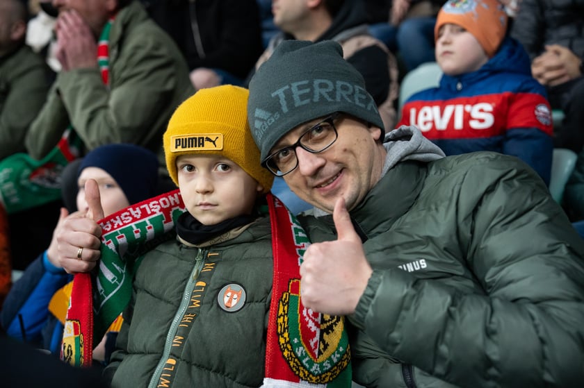 Kibice na meczu Śląska z Widzewem (2 marca 2024) na Tarczyński Arenie